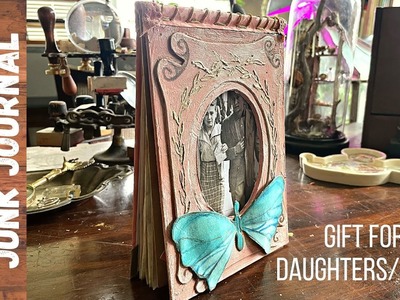 Frame Junk Journal. Gift for daughter or girl.