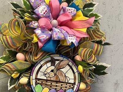 How to make an Easter Swag with One Roll of Mesh| Hard Working Mom |How to