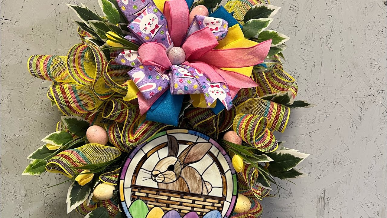 How to make an Easter Swag with One Roll of Mesh| Hard Working Mom |How to