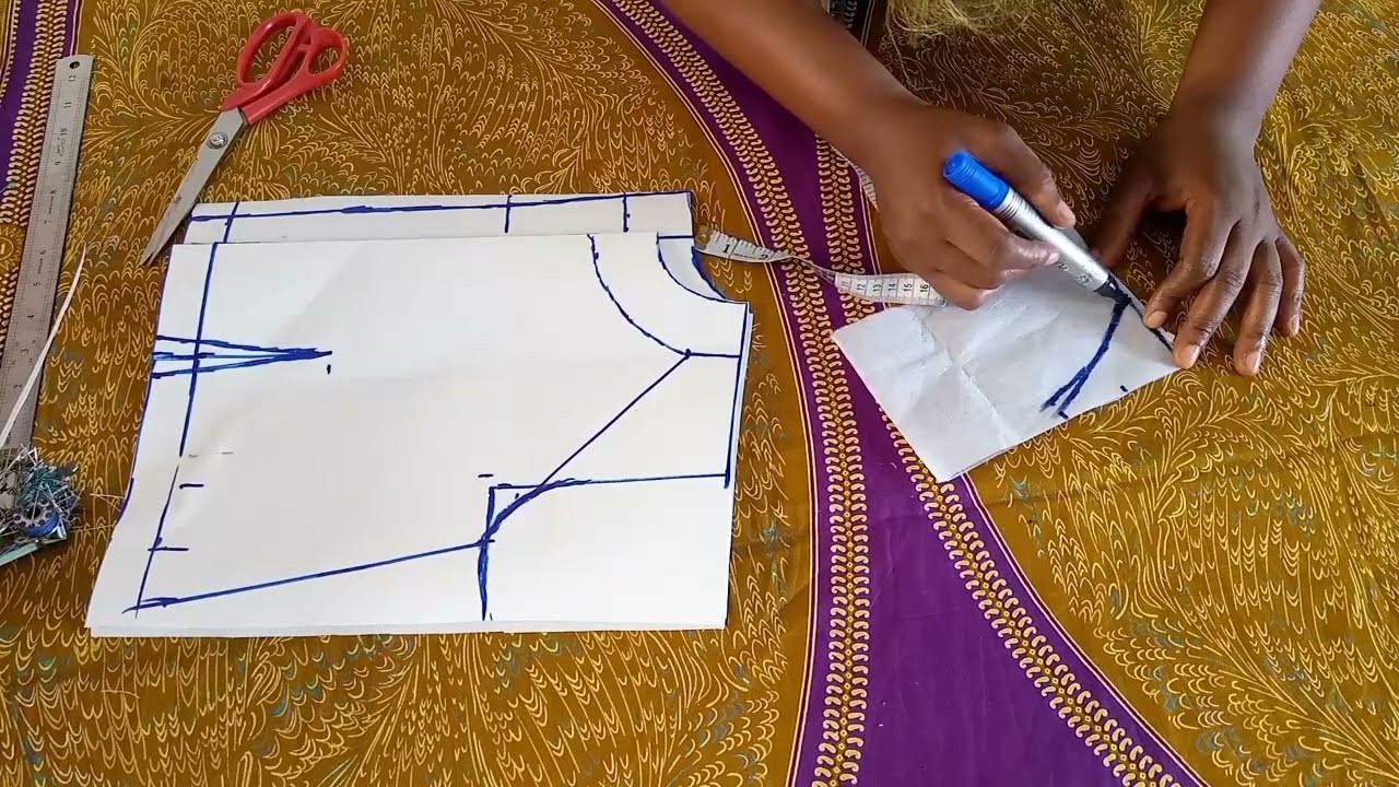 HOW TO CUT A HALTER. NECK LINE WITH A TRIANGLE PEPLUM  FOR A BABY GIRL