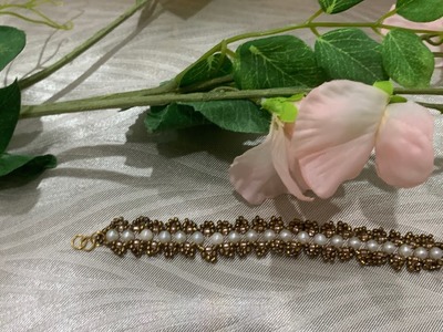 Pearl and golden bracelet