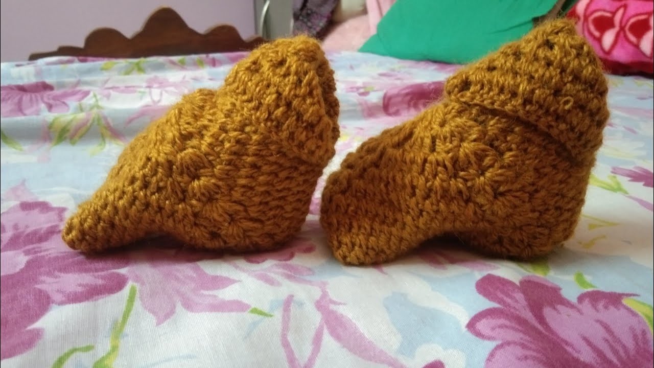 Woollen socks. 