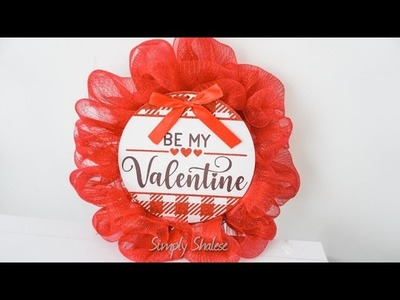 DIY: Poofy Bubble Valentine's Day Deco Mesh Wreath || Quick and Easy