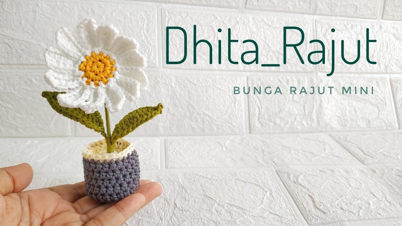 Mini daisy crochet flower. crochet tutorials