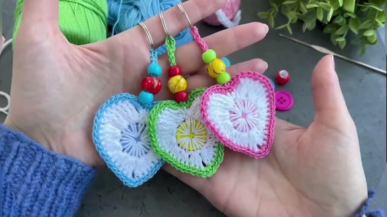 JUST CLASS! The cutest idea from a button and leftover yarn for Valentine's Day. Crochet HEART.