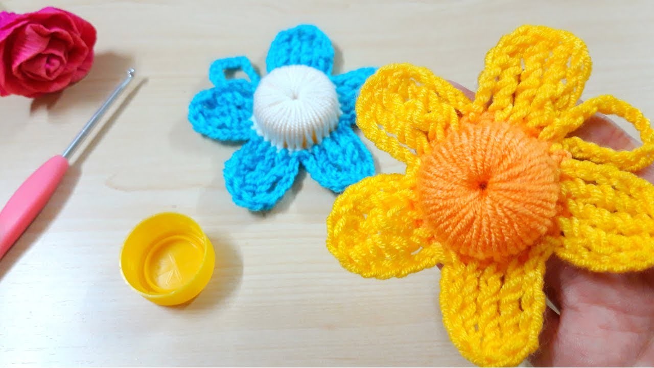 Crochet Keychain Flower???? | Left handed crochet _ Crochet with plastic bottle caps #crochet #knit