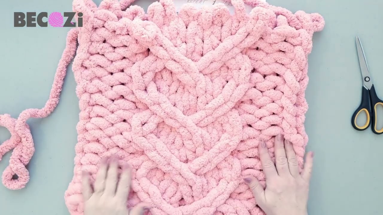 HAND KNIT A CHUNKY PILLOW.HEART PATTERN
