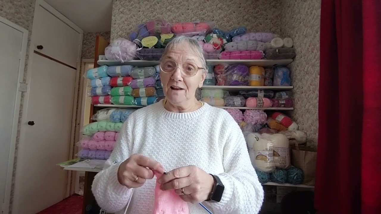 Monday Catch Up, Sheila's Knitting Tops and Other Stuff