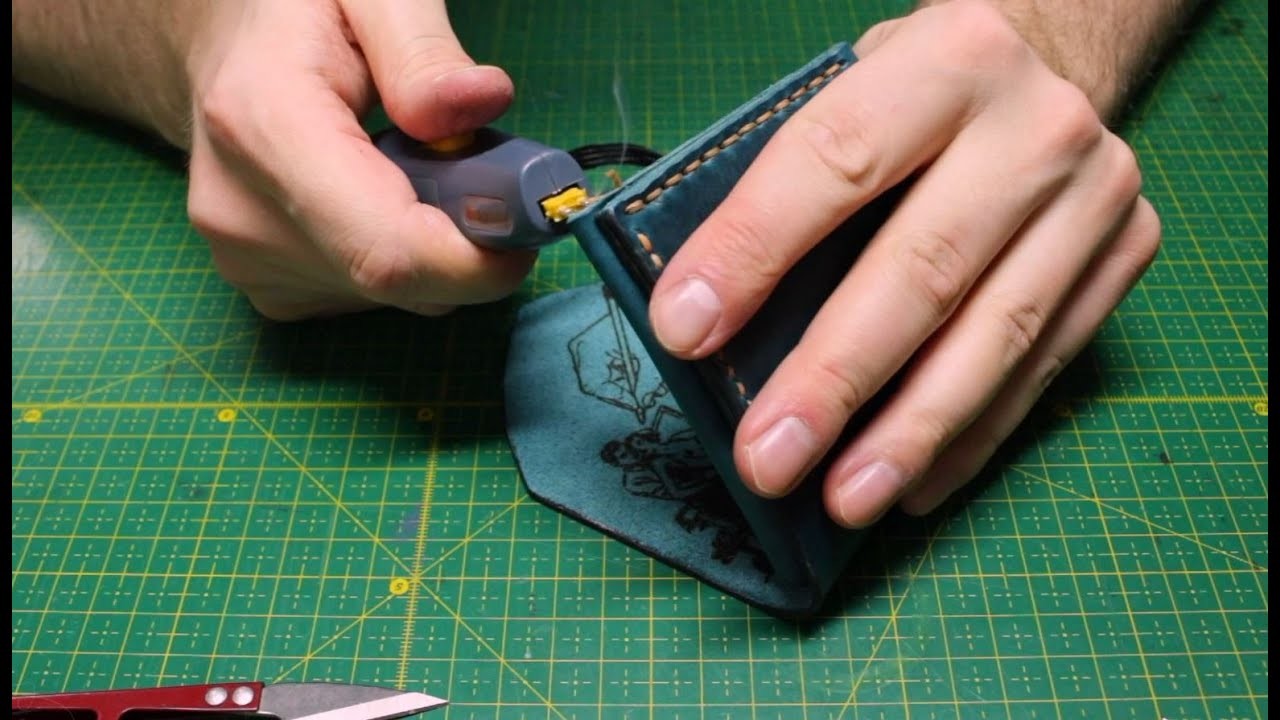 Handcrafting a leather card wallet using Italian full-grain vegetable tanned leather #leathercraft