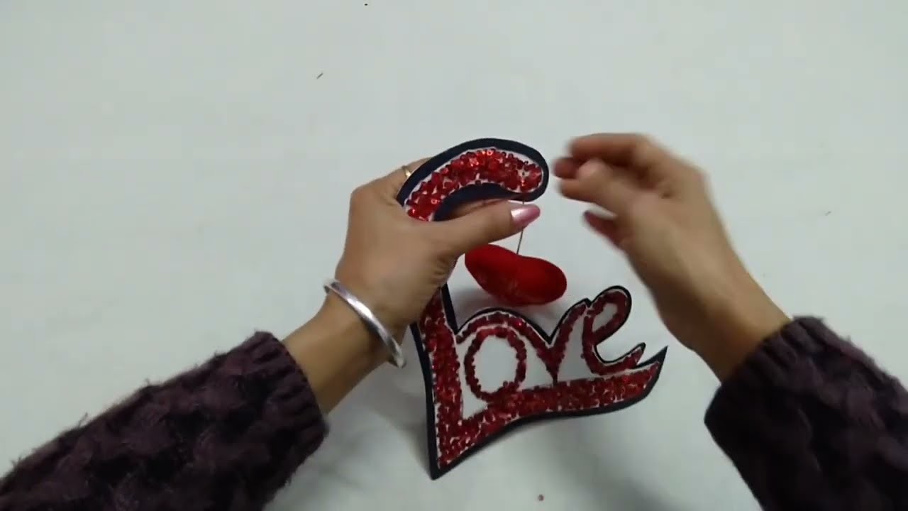 Valentines Day Special DIY Craft. Room Decor. Easy and Quick Valentine's Day Decoration Idea