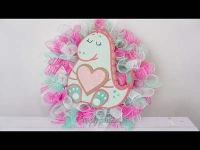 DIY: Curly Valentine's Day Deco Mesh Wreath || Quick and Easy