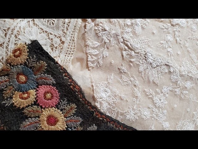 Haul of antique laces, hankies, doilies,