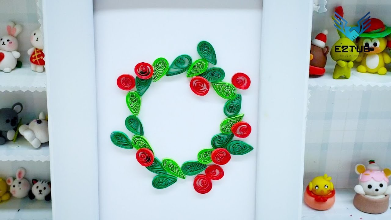 Make Festive Wreath for Your Front Door with Paper Flowers and Leaves | Christmas Wreath Quilling