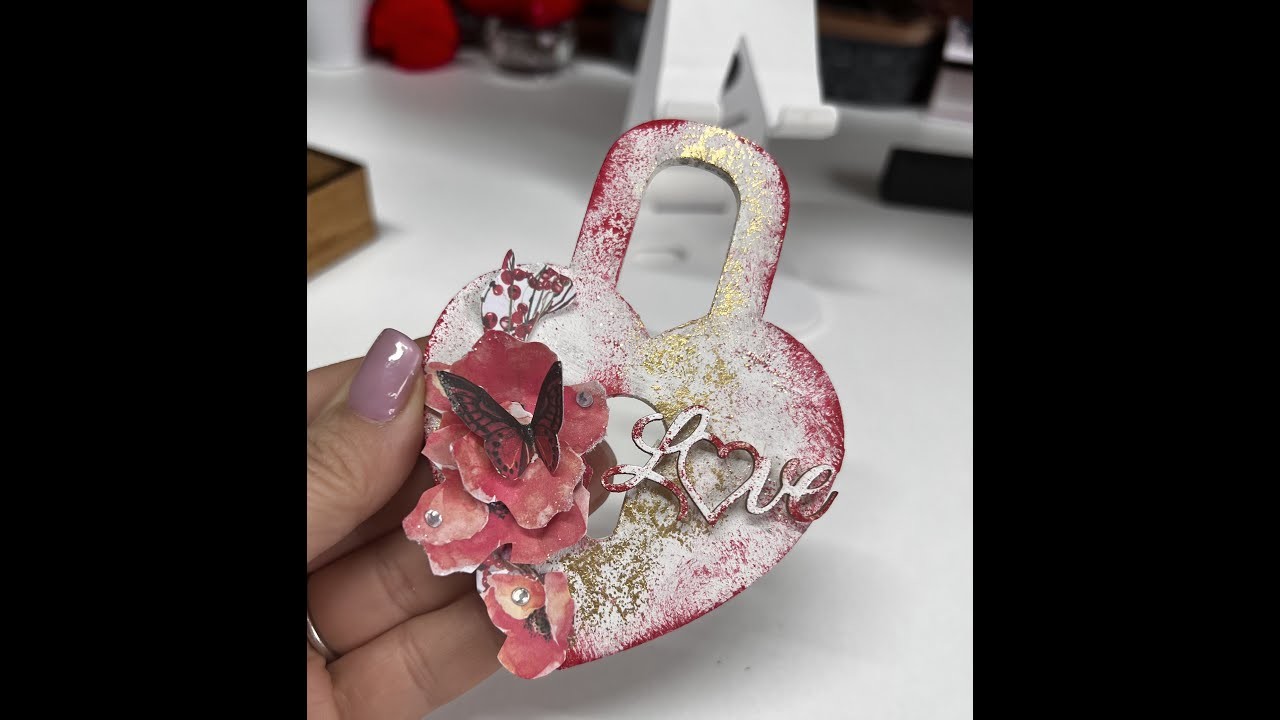 Tutorial on how to make a heart for Valentine's Day mixed media. #valentinesday #giftidea #ooak