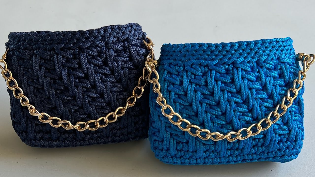 Look how beautiful! very easy WALLET.PURSE to make, only a few rows of crochet pattern