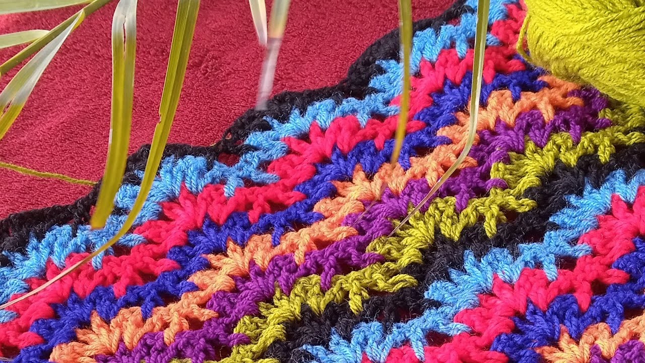 Beautiful Crochet Shawl Design (Crochet)
