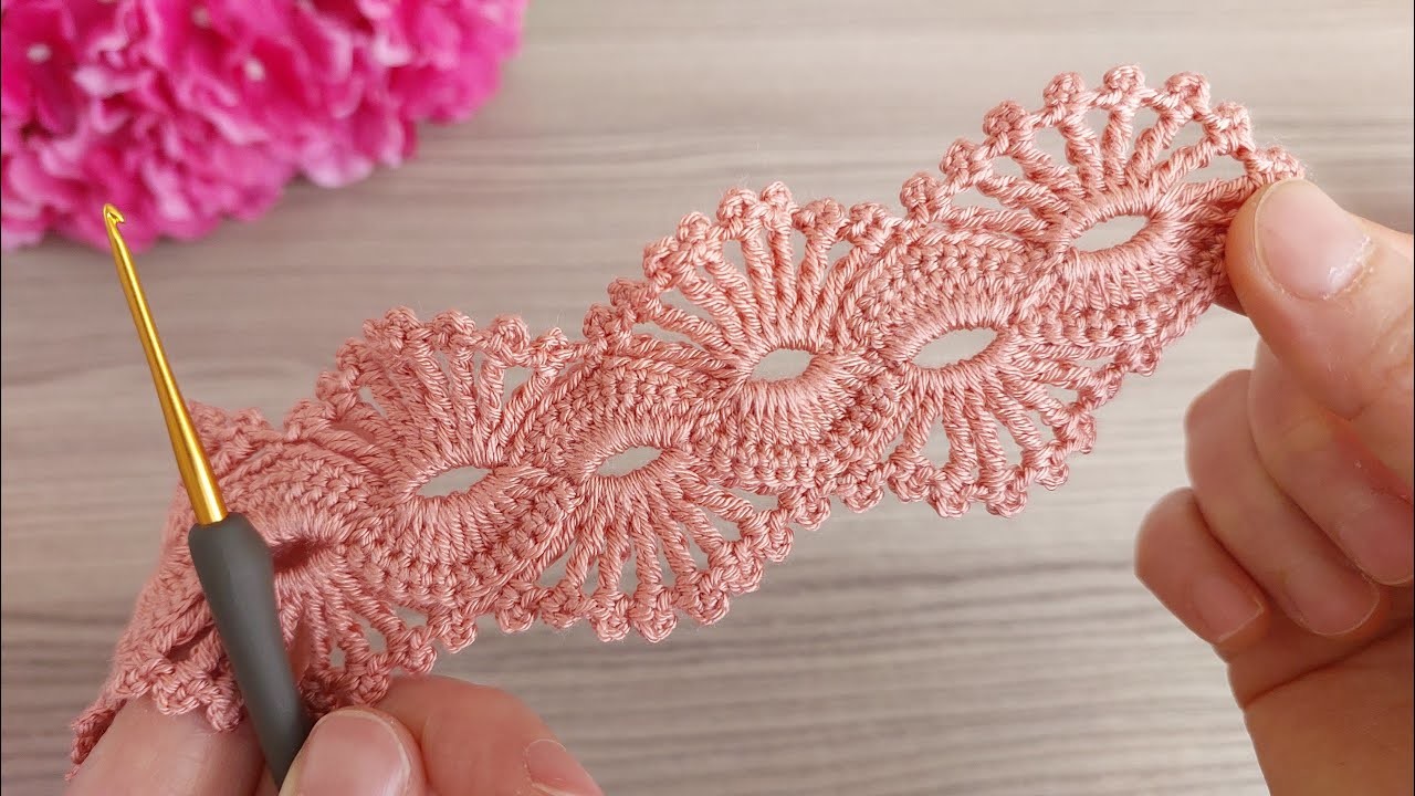 How to Crochet a Hairband in 10 Minutes - Easy Beginner Tutorial