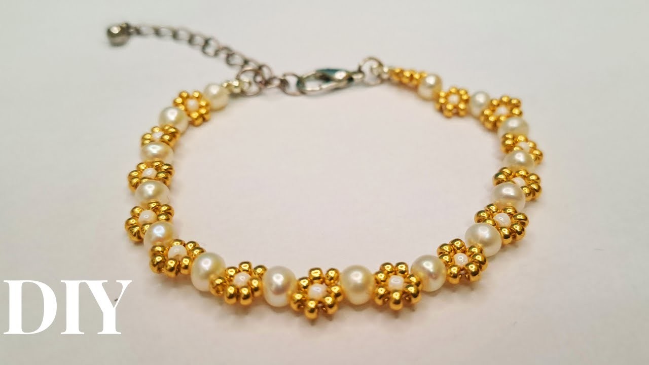 This BEADED Bracelet Tutorial Is So Fast and Easy.How to make a Daisy Chain Beaded Bracelet