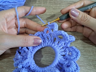 How to crochet hair scrunchies. Crochet hair ties.