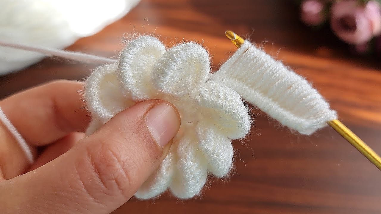 Wow!. super easy crochet ????How to make daisy flower knitting ,sell and give as a gift. #crochet