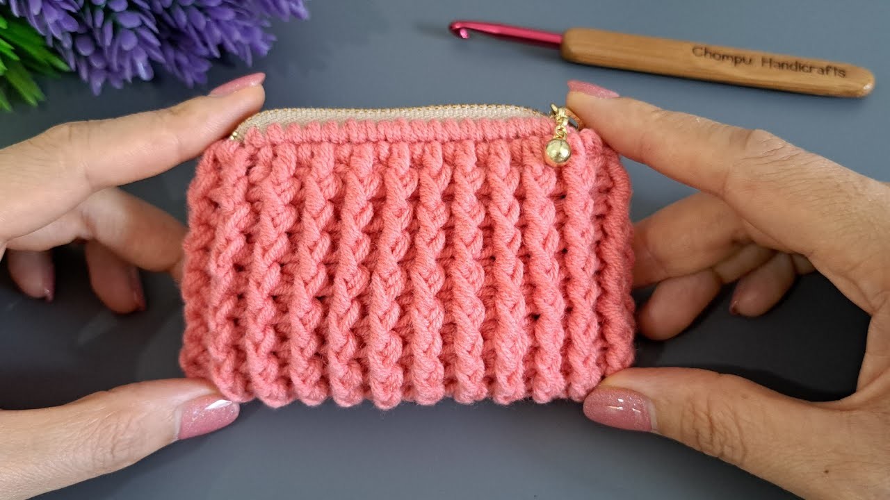 DIY Tutorial - How to crochet mini coin purse with zipper. Step by step