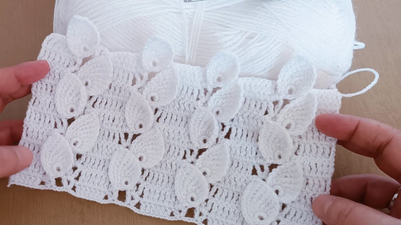 I've never seen this stitch before! Only 2 rows and such beauty! Crochet pattern.