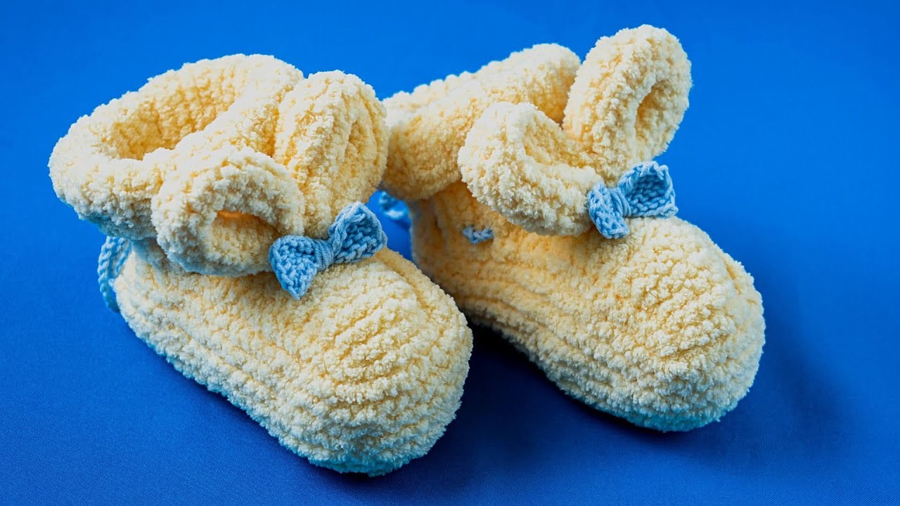 Slippers on 2 knitting needles “Bunnies” for 9 to 12 months old babies - for beginners!