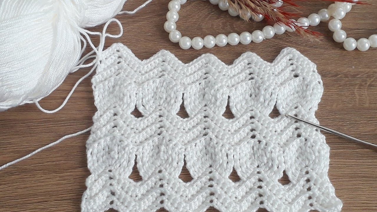 UNUSUAL crochet pattern! l've never seen this stitch before. very easy and very stylish Crochet