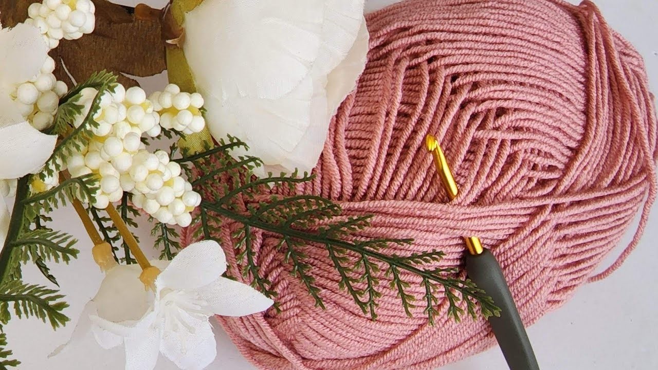 Unusual crochet pattern!  Very pretty and very easy! Crochet tutorial.