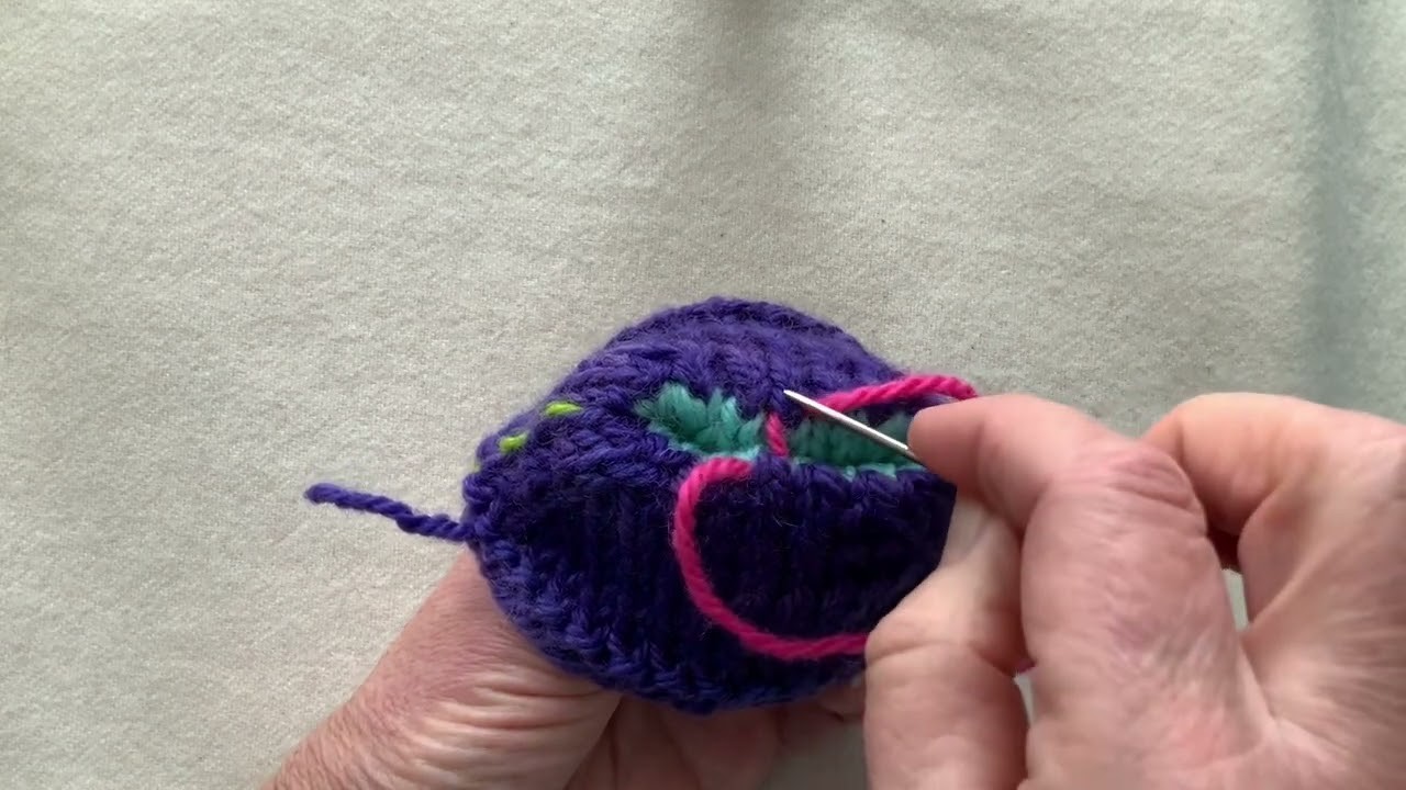 Grafting a Sock Toe With Waste Yarn as a Guide