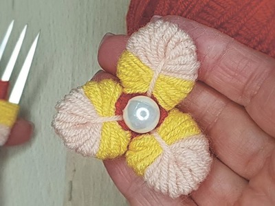Amazing Fork Trick - Easy Way to Make Yarn Flower Easy - CRAFTMANIA