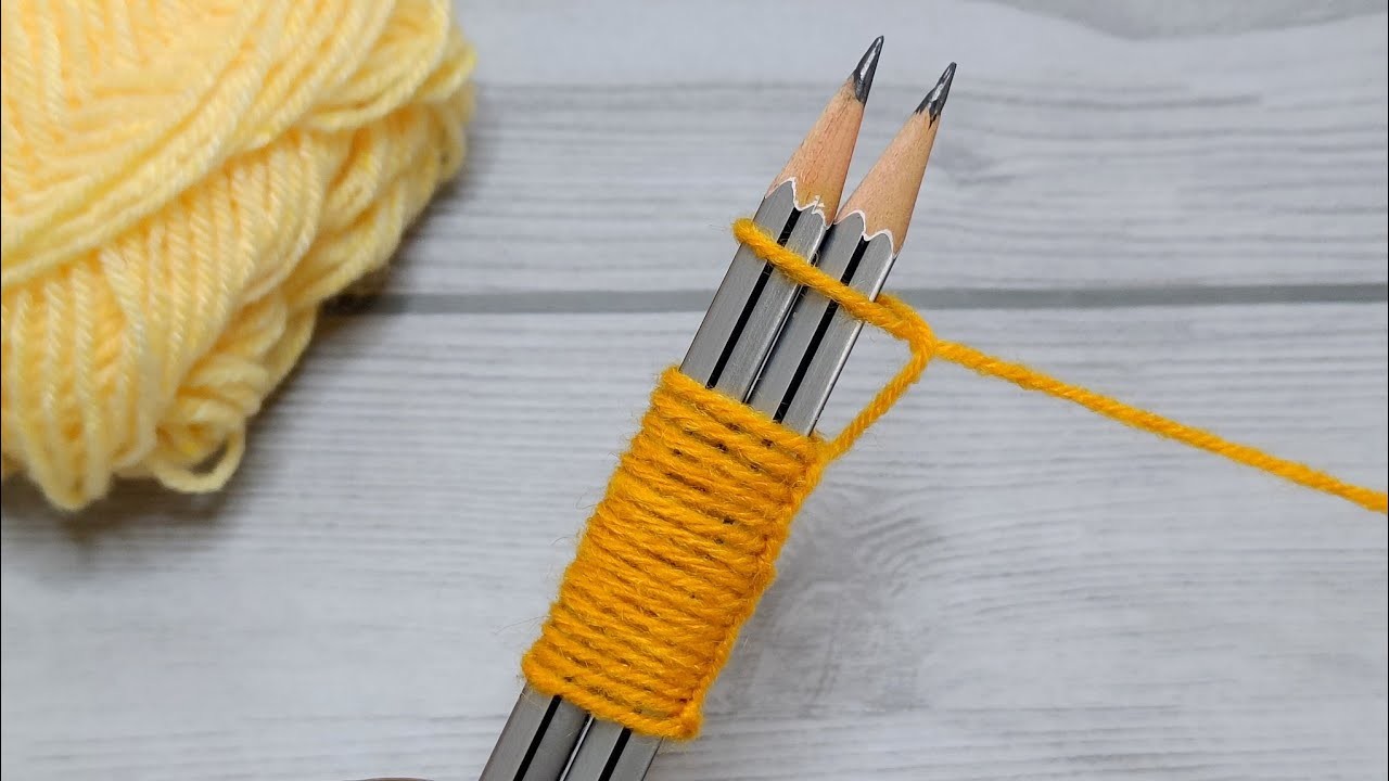 It is very Beautiful !! | Super easy Woolen Yarn Flower making idea with Pencils | Easy Sewing Hack